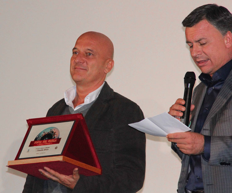 Claudio Bisio riceve il premio Viva il Cinema