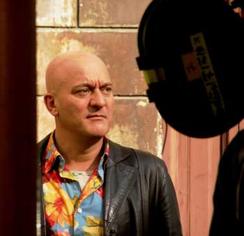 Claudio Bisio &mdash; C H I U D I