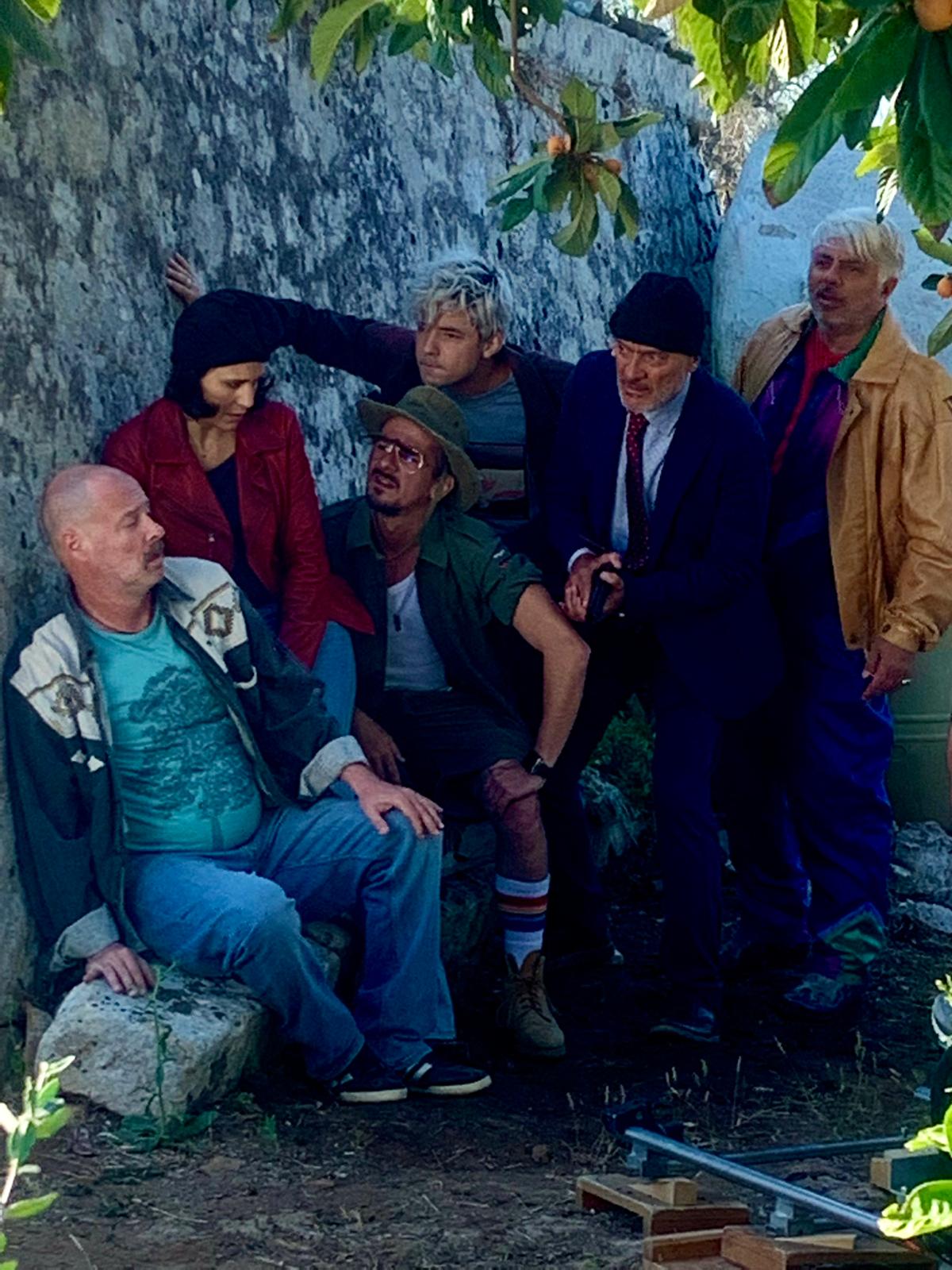 Claudio Bisio – Pietro Sermonti, Francesco Mandelli, Giulia Bevilacqua, Guglielmo Poggi