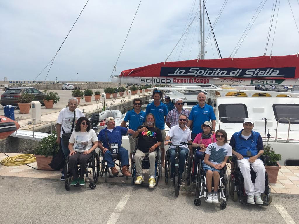 Claudio e l'equipaggio a bordo de Lo Spirito di Stella